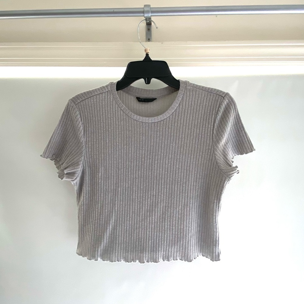 Grey Ribbed Lettuce-Edge Cropped Tee